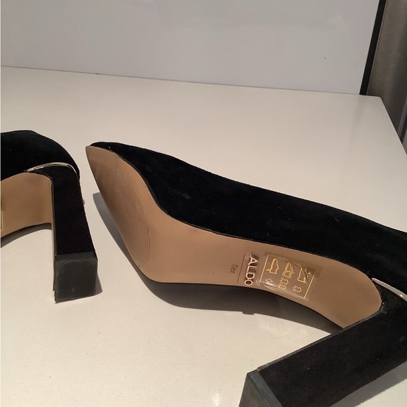 COPY - genuine suede shoes. Aldo is a style leader - Picture 5 of 5